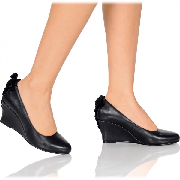 Atemberaubende Keilpumps aus Leder