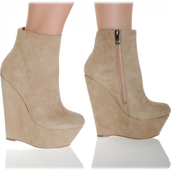 Atemberaubende Leder Stiefeletten von Hot Heels