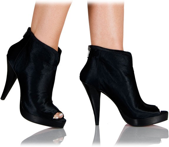 Schöne Peep-Toe Stiefelette