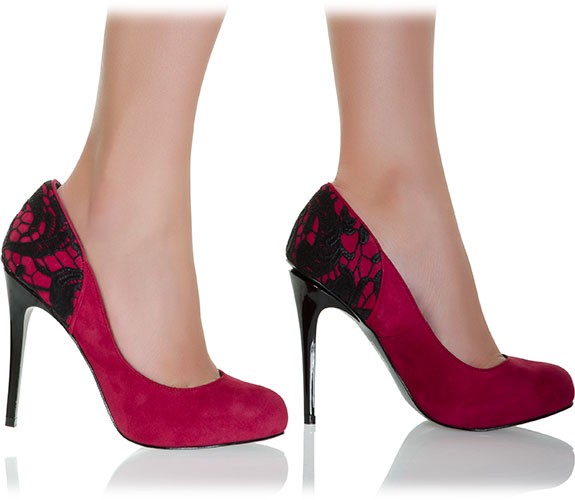 Romantische Pumps mit Spitzendetail von GUESS