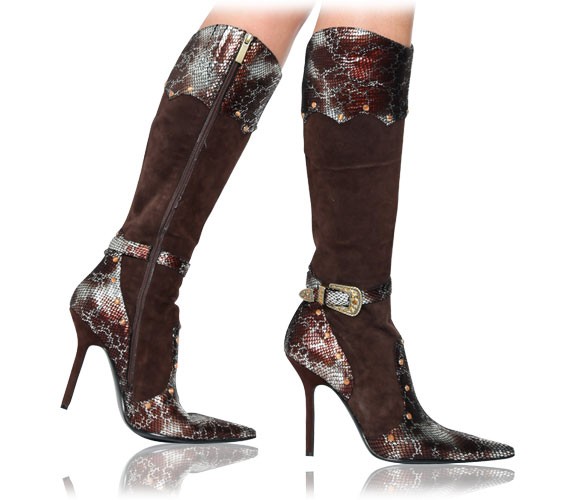 Zauberhafte Velours Stiefel von RosaRot