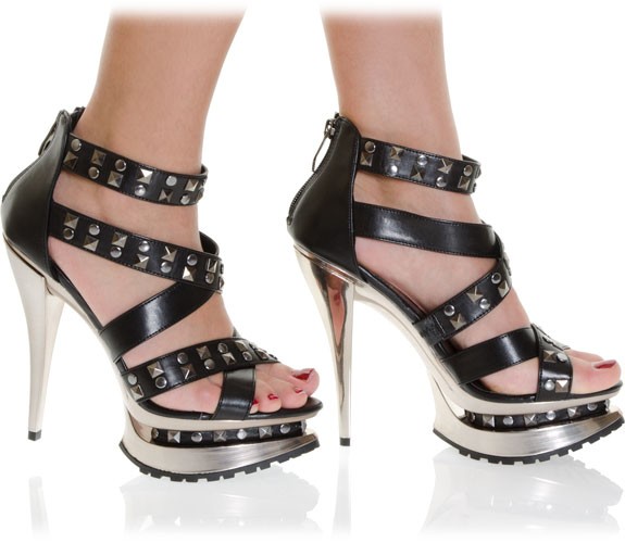 Aufgefallene Sandalen