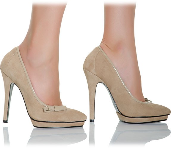 Extravagante Pumps aus Ziegenvelours von RosaRot