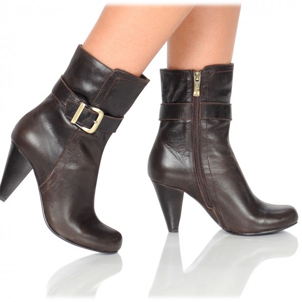 Klassische Stiefeletten aus Leder