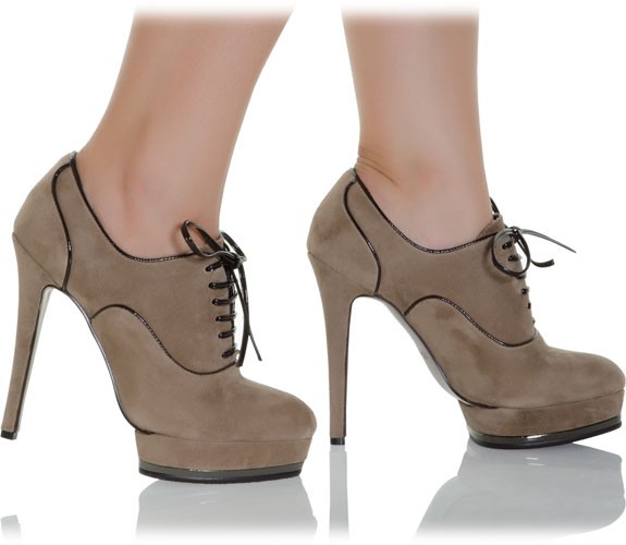 Schöne RosaRot Pumps aus Ziegenvelours