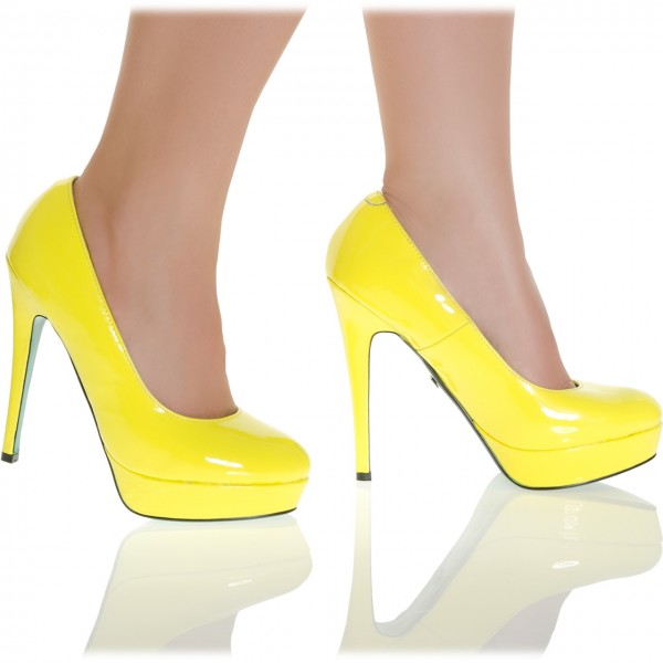 Knallige Lackleder Pumps von Hot Heels