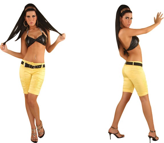 Kurze Hosen mit heisser Raffung