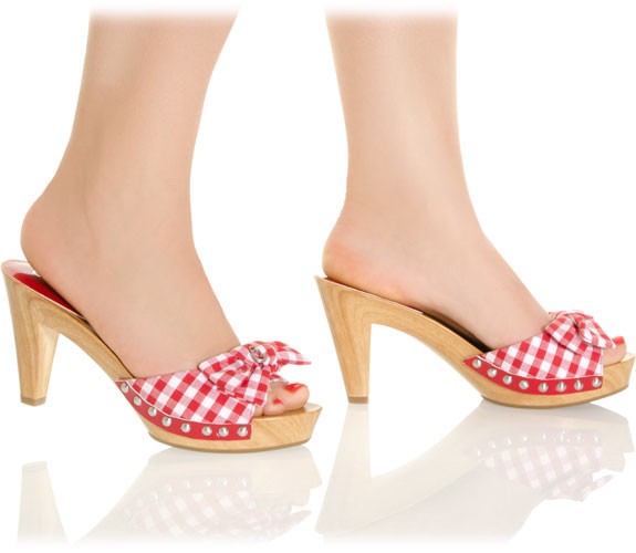 Verspielte GUESS-Pantolette